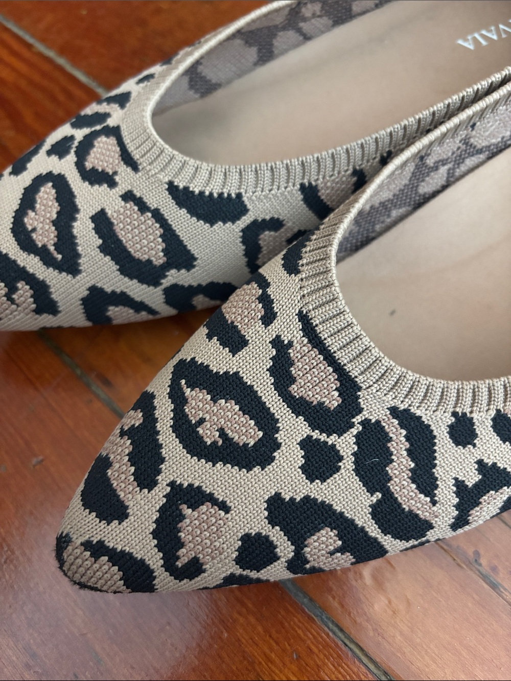 Women's Leopard Knit Pointed Flats - Beige/Black - Picture 3 of 5